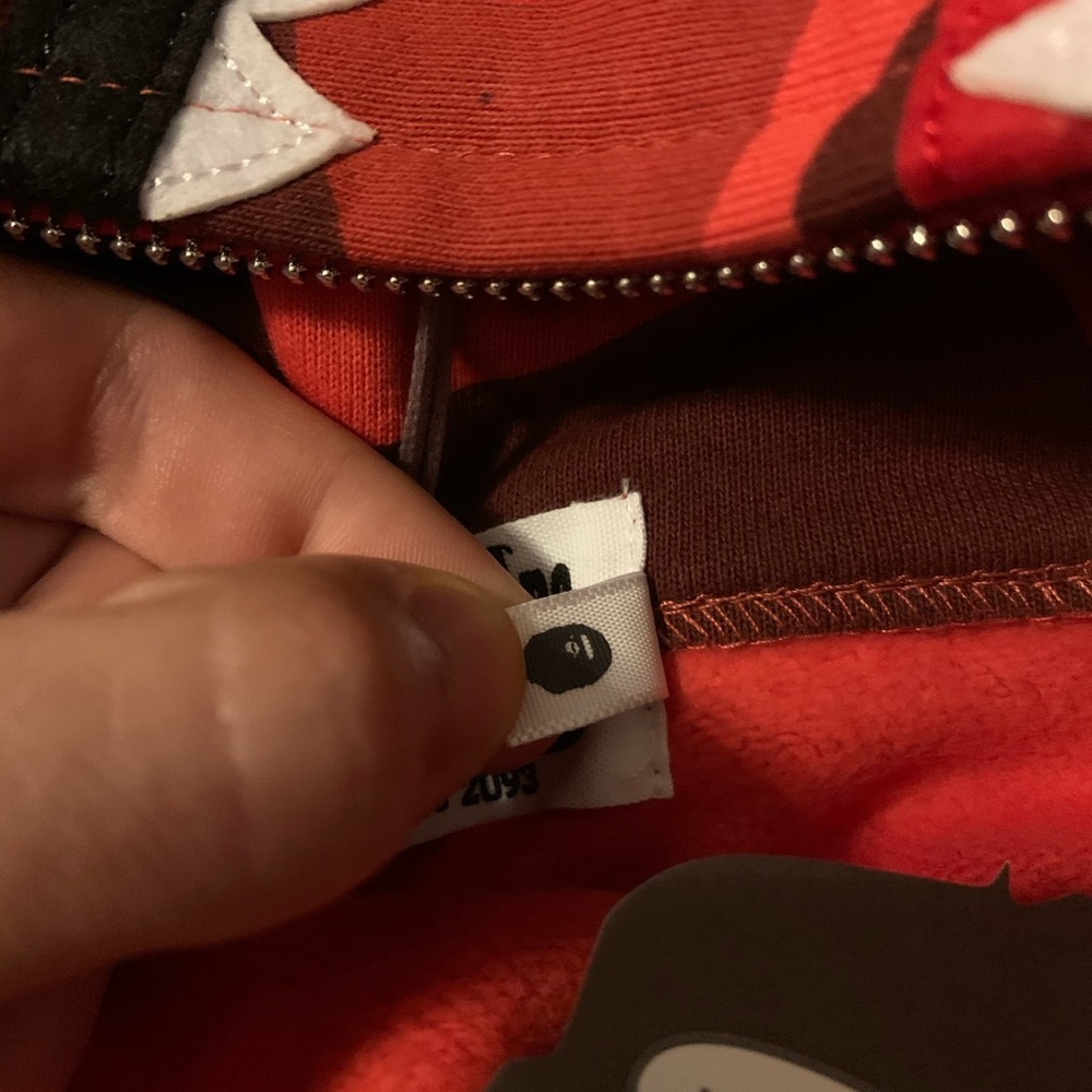 Bape A Bathing Ape OG Red Camo Shark Hoodie - Picture 4 of 8